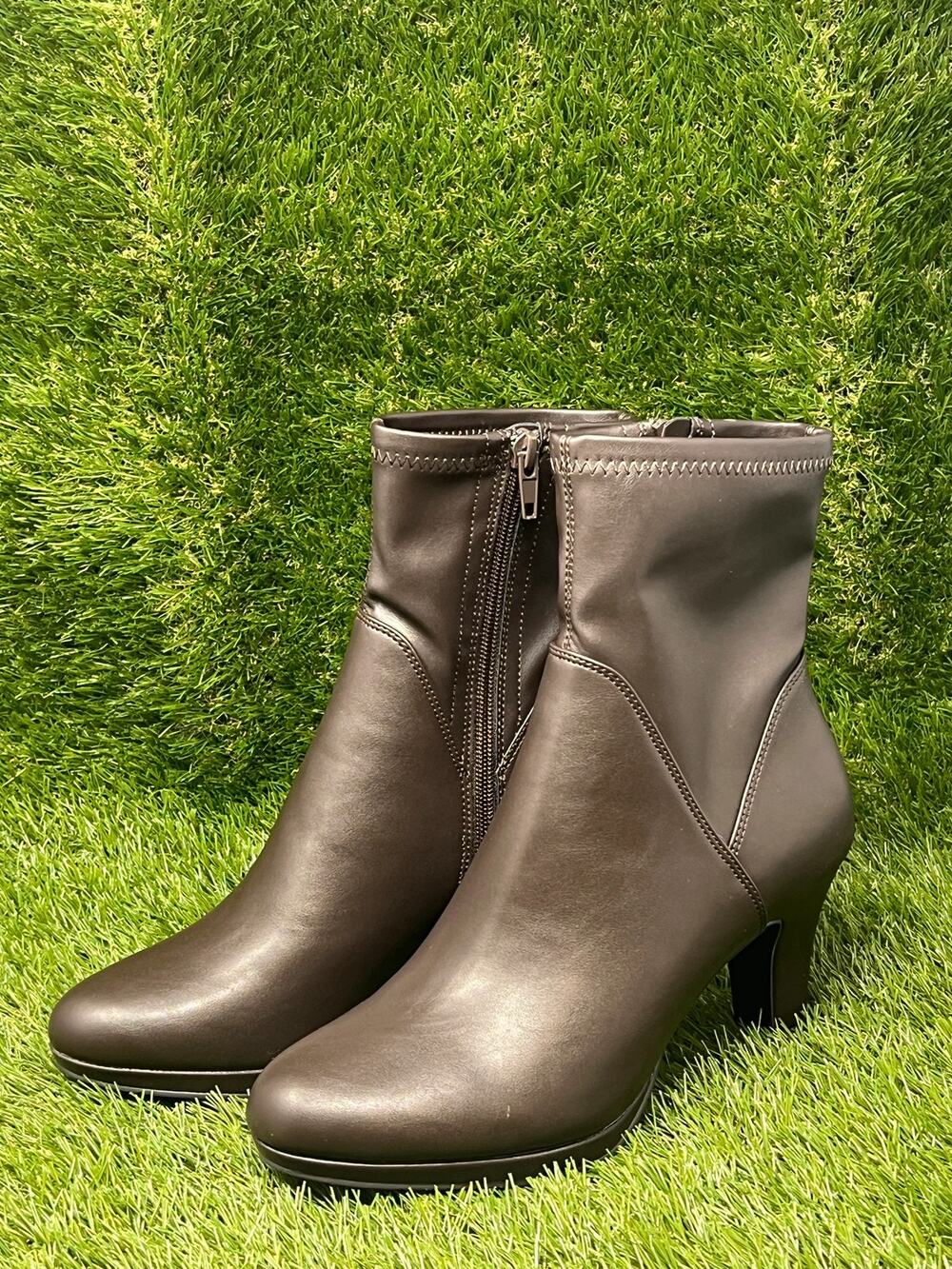Easy Street Women's 7.5M Solana Brown Comfort Block Heel Ankle Boots
